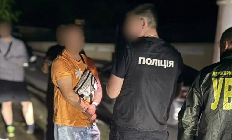 Справа про обіцянку незаконного виїзду за кордон у складі екіпажу іноземного судна на Одещині
