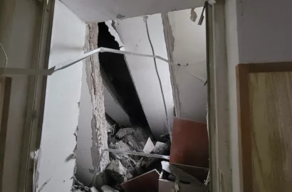 Пошкоджені приміщення податкової служби в Миколаєві після нічної російської атаки