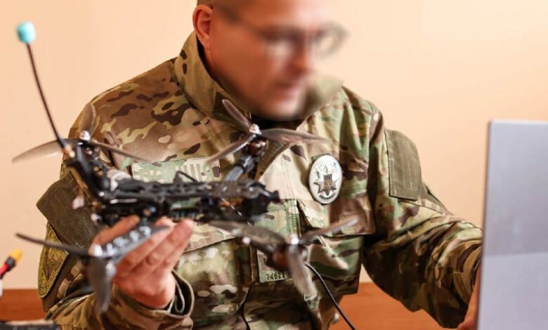 Поліцейський на псевдо Снайпер, інструктор операторів БпЛА стрілецького батальйону поліції Миколаївщини