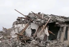 Наслідки удару російського дрона по приватному будинку в Новокиївці