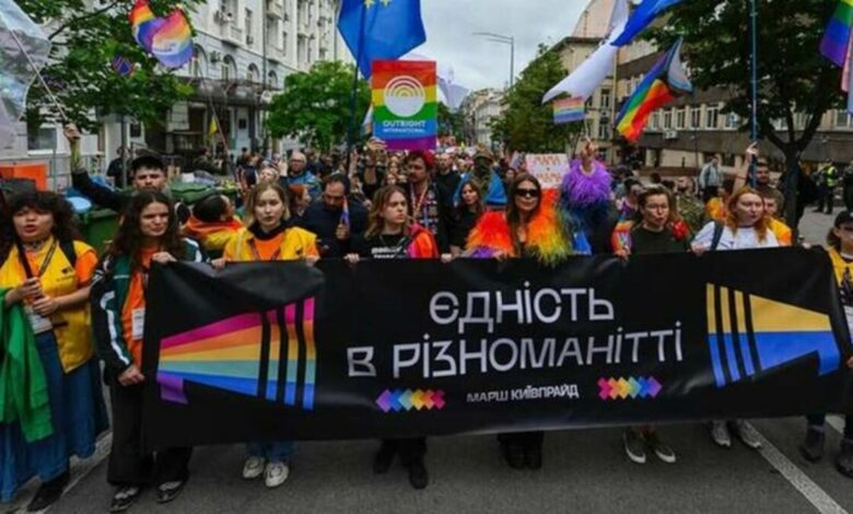 Марш ЛГБТ - спільноти в центрі Києва